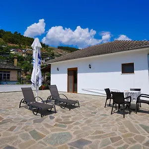 Jons Gjirokastër